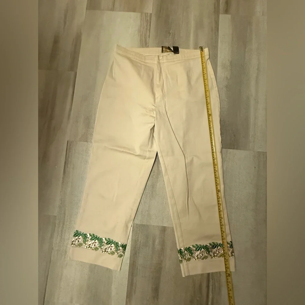 stretch pants with floral embroidery - Picture 5 of 8